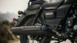 UM RENEGADE COMMANDO 125